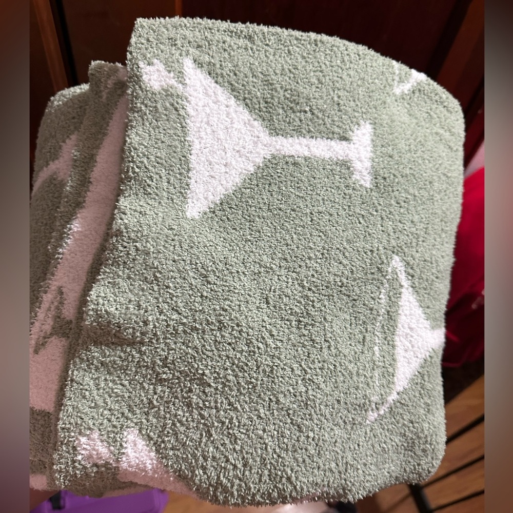 Feathered Throw Blanket 💖